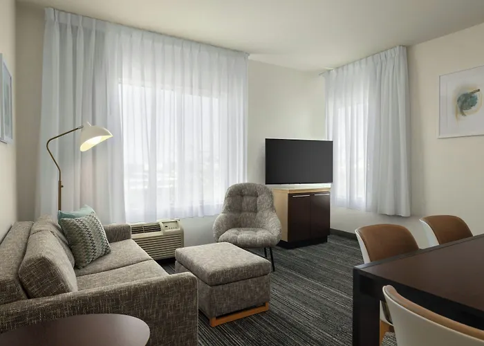 Towneplace By Marriott Phoenix Hotel
